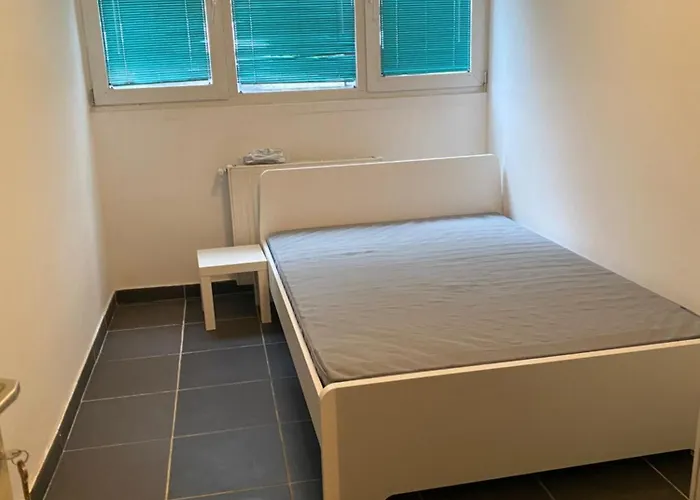 Fly Forest Rez Jardin Гостевой дом Брюссель