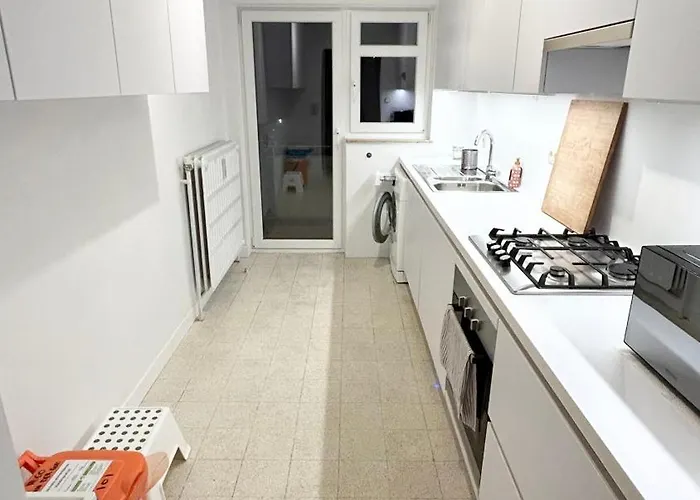 Charming Two Bedroom Flat - Nato - Apartment *