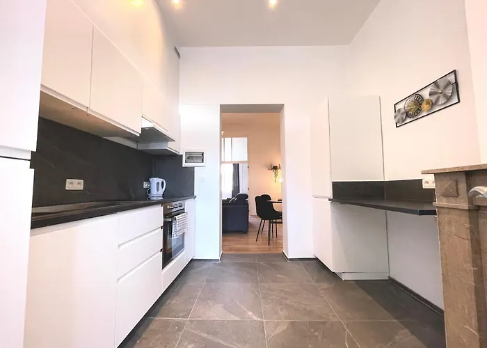 Charming Uccle - 1 Bedroom *