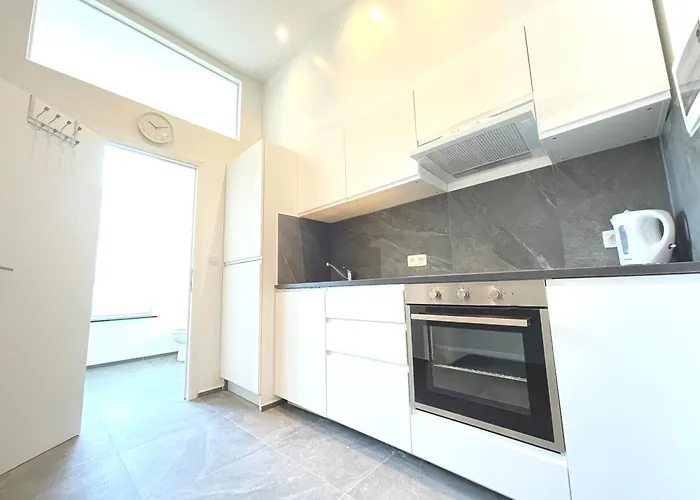 Charming Uccle - 1 Bedroom *