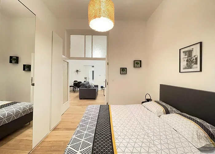 Charming Uccle - 1 Bedroom Apartmán