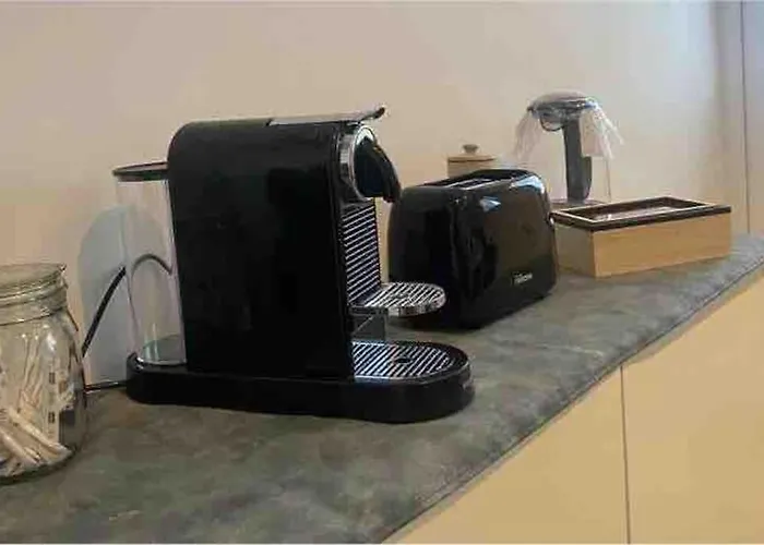 Superbe Full Equipe Avec Cour Exterieur