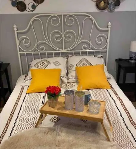 Apartment Superbe Full Equipe Avec Cour Exterieur *