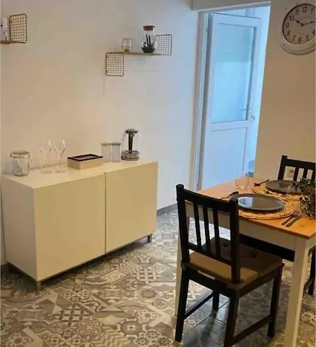 Superbe Full Equipe Avec Cour Exterieur Apartment Brüssel