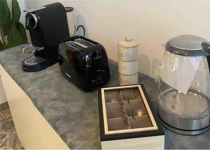 Superbe Full Equipe Avec Cour Exterieur * Bruxelles