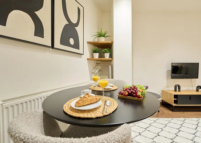 Lägenhet Compact & Stylish In *