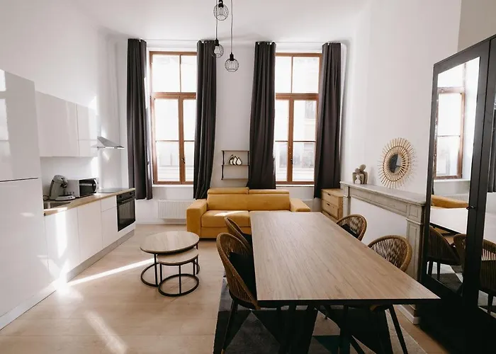 Aparthotel Grand Place 22 3*