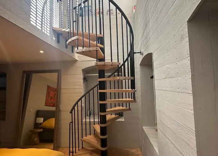 Beautiful Luxurious 1 Bedroom In The Heart Of The European Quarter Apartment