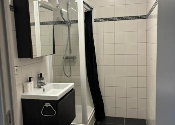 With Balcony In Center Brüssel