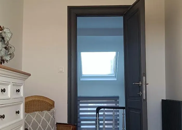 Modern Triplex 140m2 - 4 Bedrooms, 1 Living & 2 Bathrooms - 8 People In Lejlighed