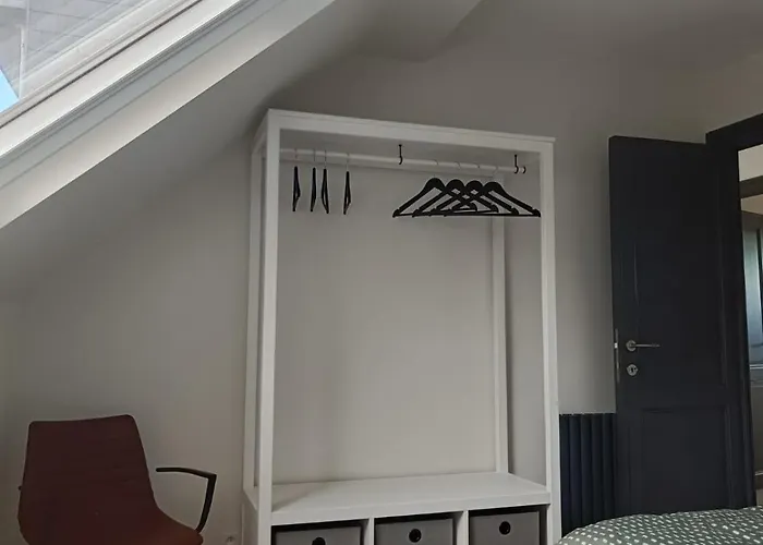 Lejlighed Modern Triplex 140m2 - 4 Bedrooms, 1 Living & 2 Bathrooms - 8 People In Bruxelles