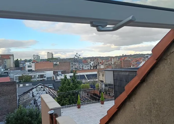 Modern Triplex 140m2 - 4 Bedrooms, 1 Living & 2 Bathrooms - 8 People In Lejlighed