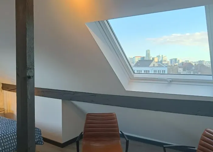 Modern Triplex 140m2 - 4 Bedrooms, 1 Living & 2 Bathrooms - 8 People In Lejlighed *