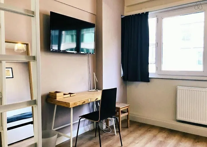 Apartament Fully Equipped Two Bedroom Schuman Area