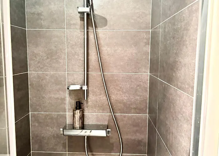 Beautiful 2 Bedroom Familiar Luxury Apartman