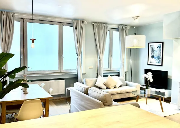 Beautiful 2 Bedroom Familiar Luxury Apartman Brüsszel