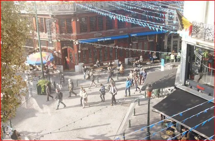 Heart Of Escape, Steps From Bourse Bryssel