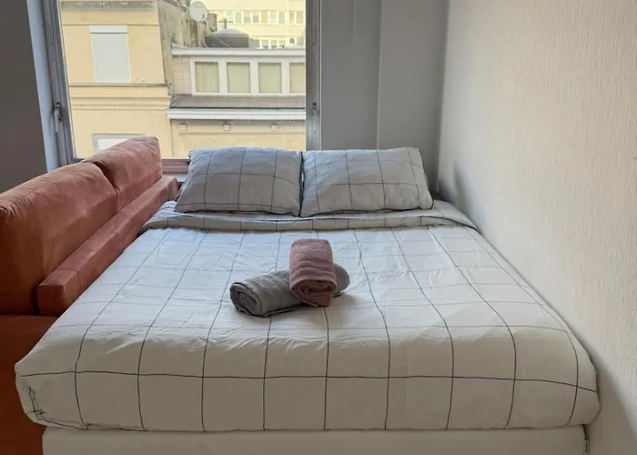 Апартаменты Lovely Next To European Area Брюссель