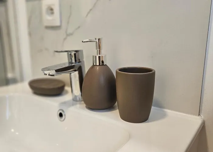 With Terrace 1 شقة