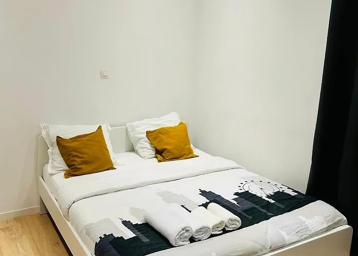 De Standing Brady Muandaz شقة بروكسل