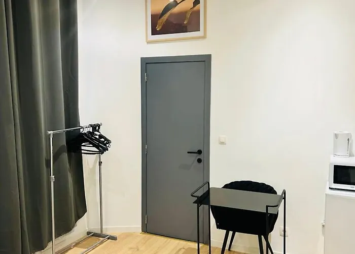 De Standing Brady Muandaz شقة بروكسل