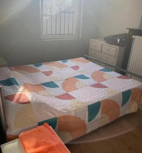 Confortable Lits Double Schaarbeek Premier étage Habitación en casa particular *