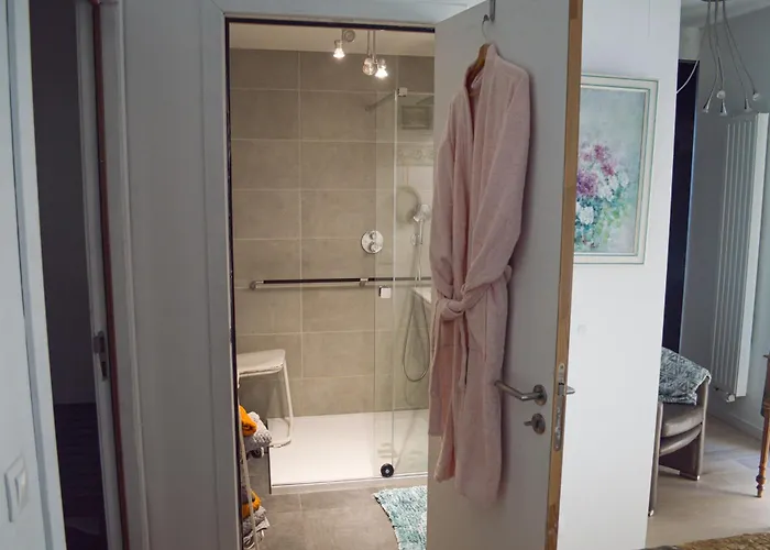 1br Metro Hopital Erasme Bordet Handicapt Friendly