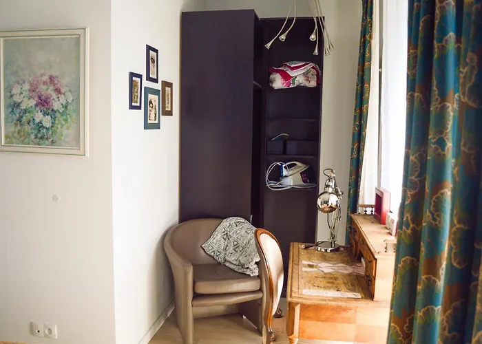 1br Metro Hopital Erasme Bordet Handicapt Friendly