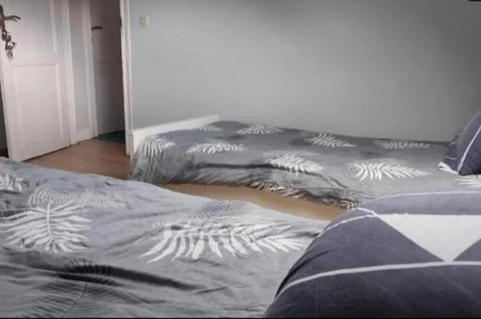 民宿 2 Lit Separe 3eme Etage 布鲁塞尔