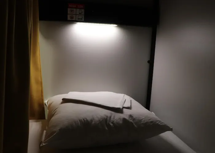 Hostel Hi Brussels Jacques Brel Hostel