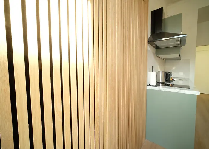 Noble Nest - Downtown Apartment