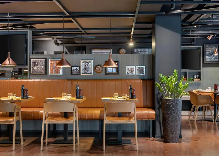 מלון Courtyard By Marriott Eu