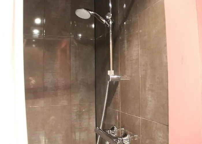 Midi 81 Хостел