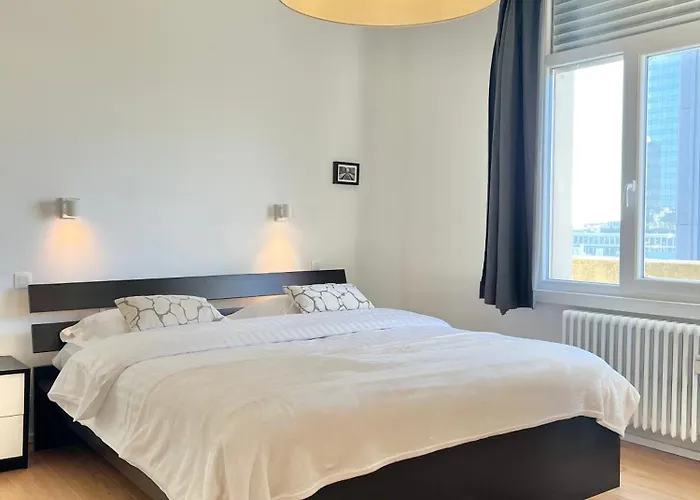 Lovely Loft In Panoramic View!