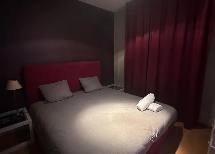 1 4 Personnes Proche Gare Du Midi *