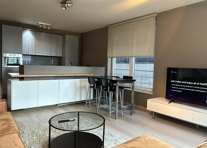 Comfortable Two Bedroom In Center