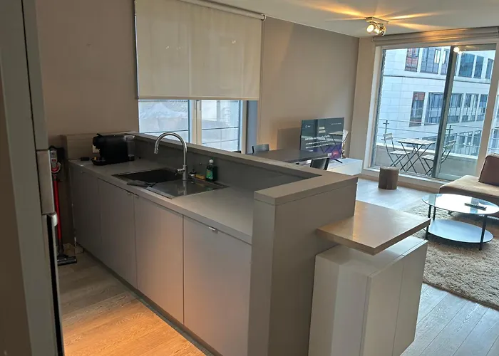 Comfortable Two Bedroom In Center