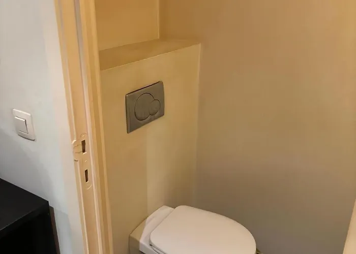 Comfortable Two Bedroom In Center