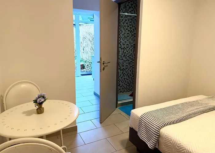 Cosy A Metro Vandervelde