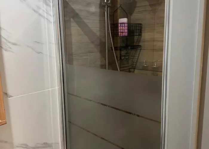 לינה וארוחת בוקר Depearl 4*