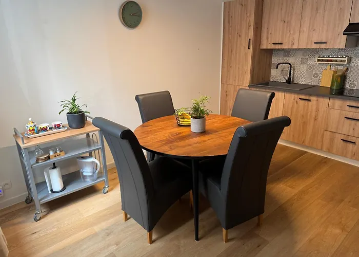 לינה וארוחת בוקר Depearl בריסל