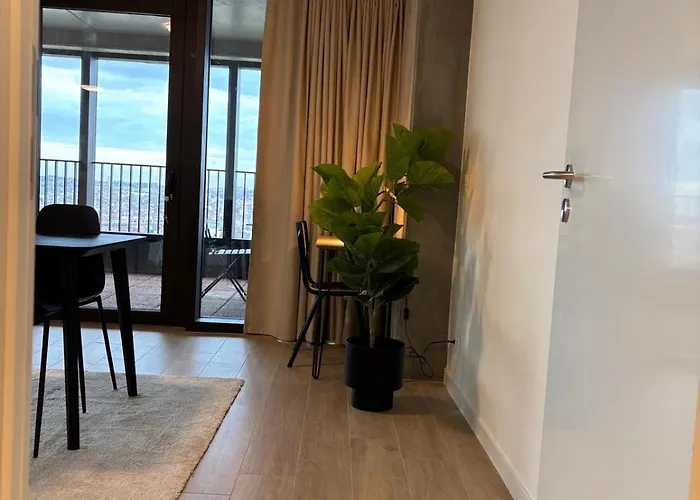 Luxurious In Center *