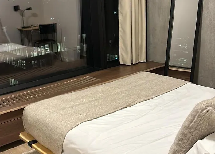 Luxurious In Center 公寓 *