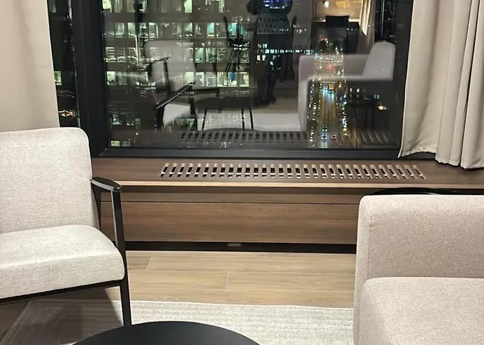 Luxurious In Center 公寓 *