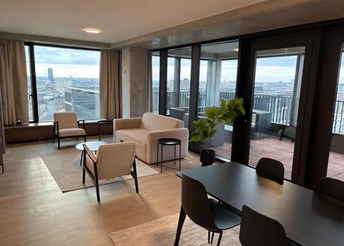 Luxurious In Center 公寓 *