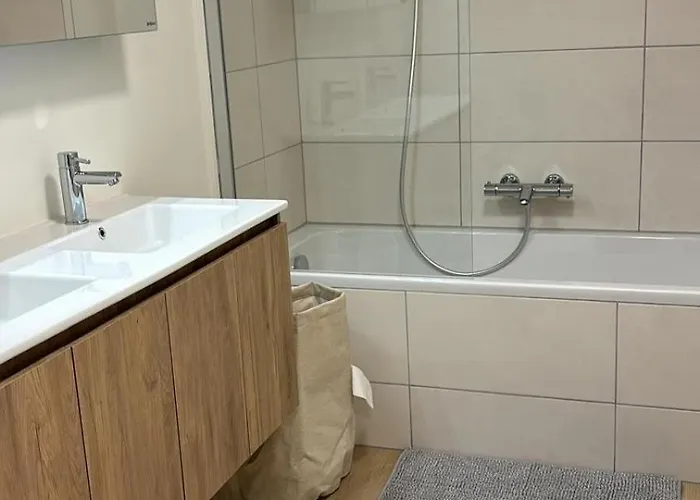 Luxurious In Center 公寓