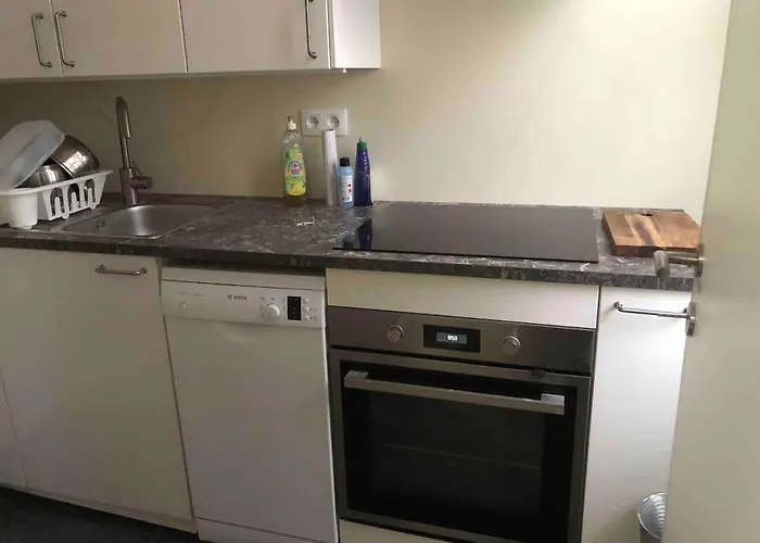 Cosy 1 Bedroom In Eu District Apartamento