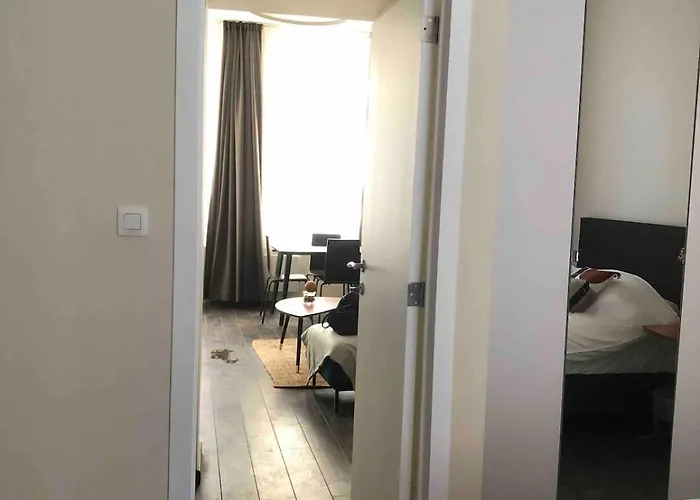 Cosy 1 Bedroom In Eu District Apartamento *