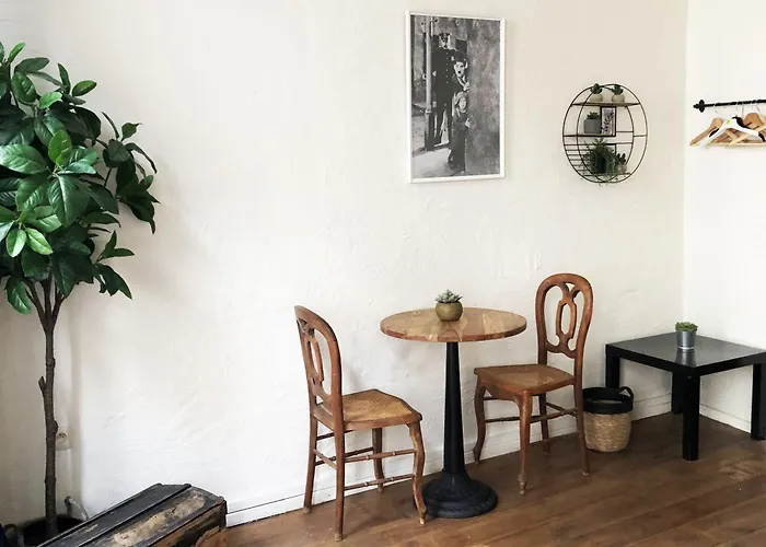 Centre Petite Privee Au Sablon ! Guest house