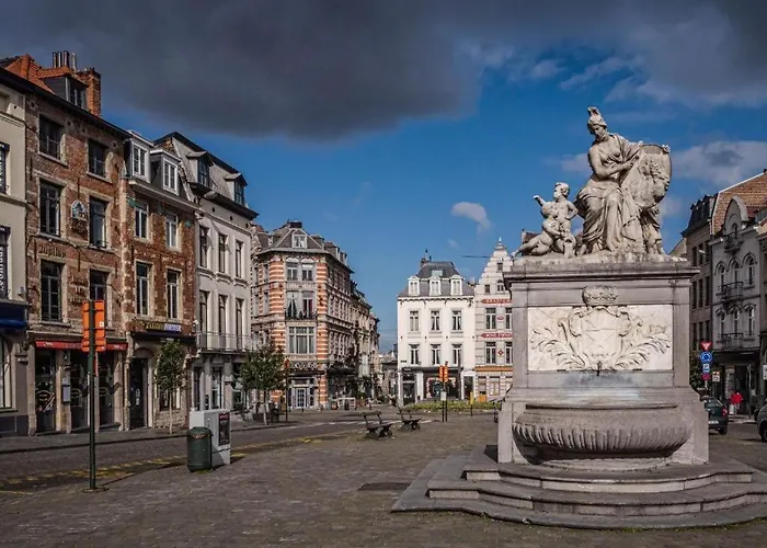 Superbe Au Coeur Du Sablon * Brussels